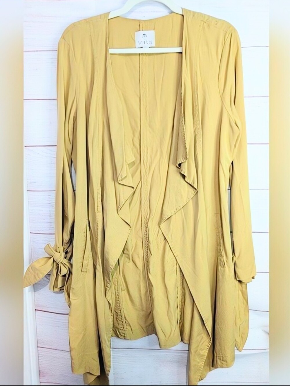 Nwot Eliane Rose Beautiful 😍 gold 🪙 colour Spring Or Fall Jacket Size Large